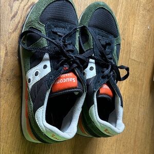 Saucony Shadows XT 600, Black, Green, and Orange Sneakers Men Size 7.5